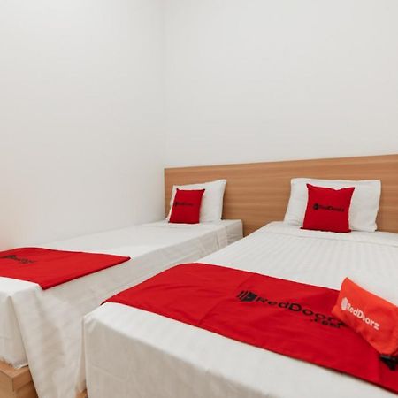RedDoorz @ Graha Cemerlang Maros Makassar Buitenkant foto
