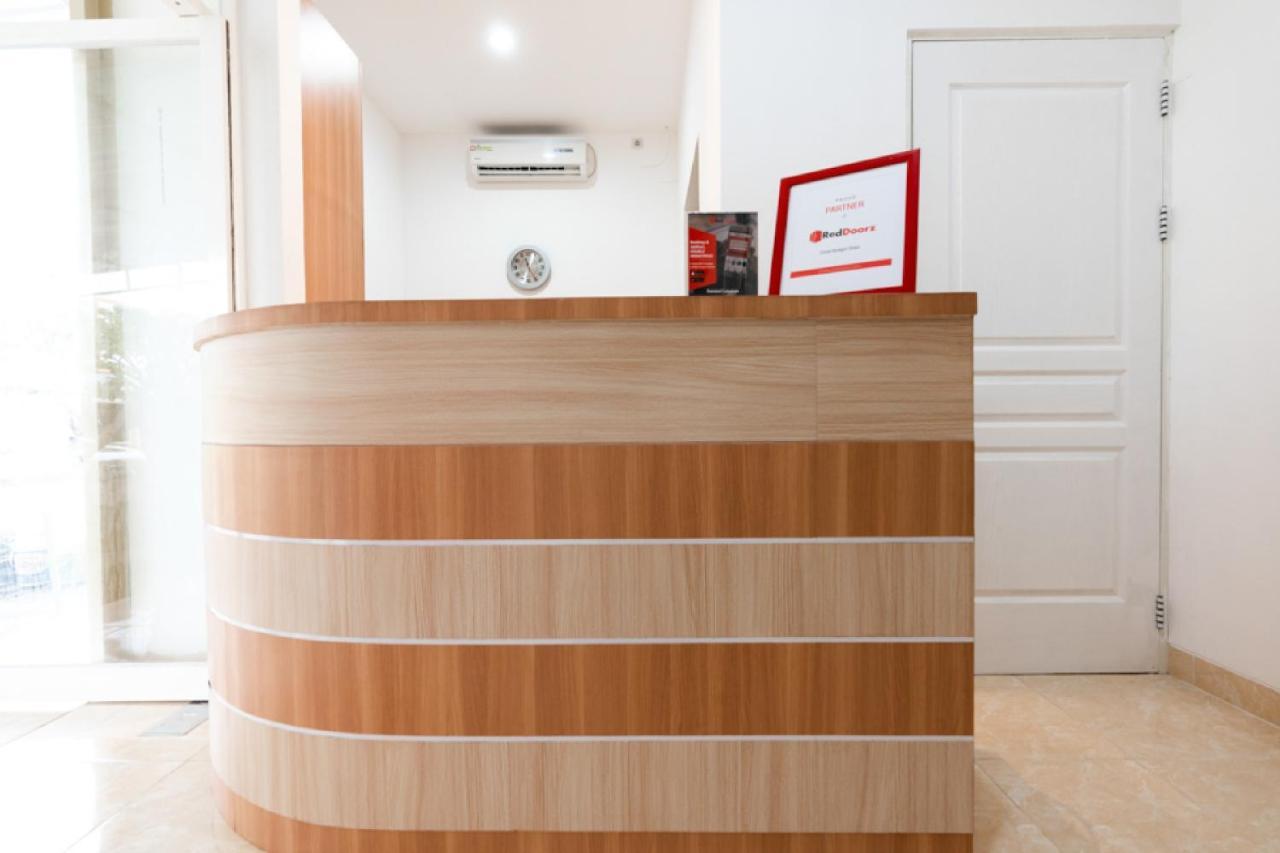 RedDoorz @ Graha Cemerlang Maros Makassar Buitenkant foto